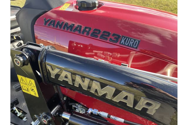 Image of Yanmar SA223 equipment image 2