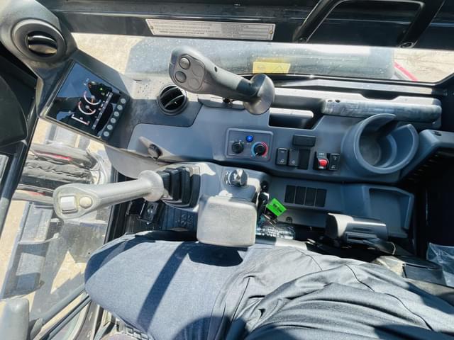 Image of Yanmar VIO35-7 equipment image 4