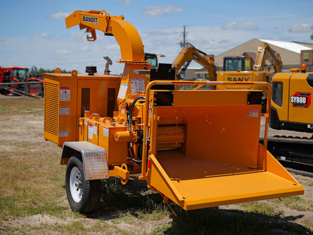 Image of Bandit Intimidator 12XC equipment image 1