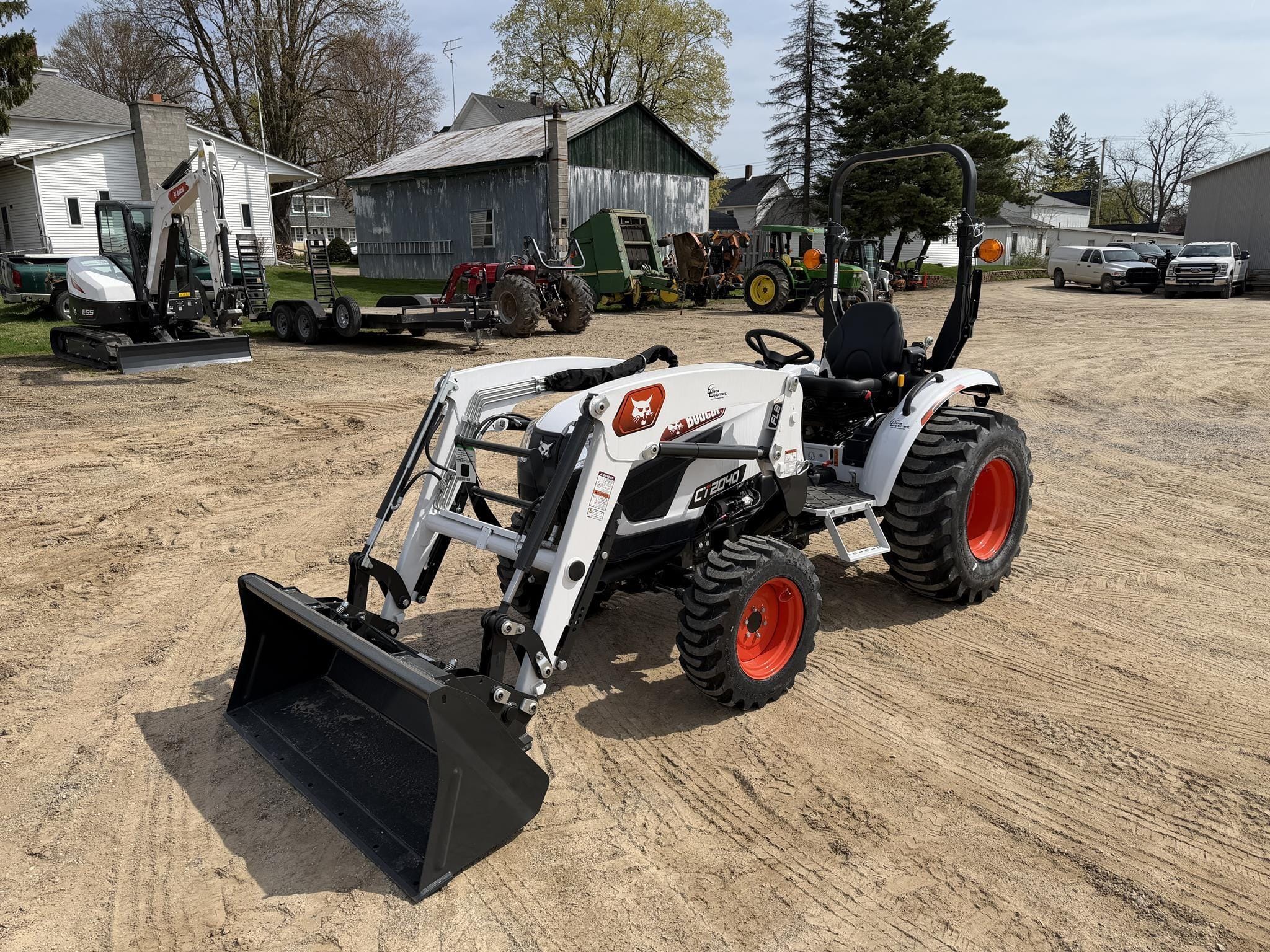 2026 Bobcat CT2040 Equipment Image0