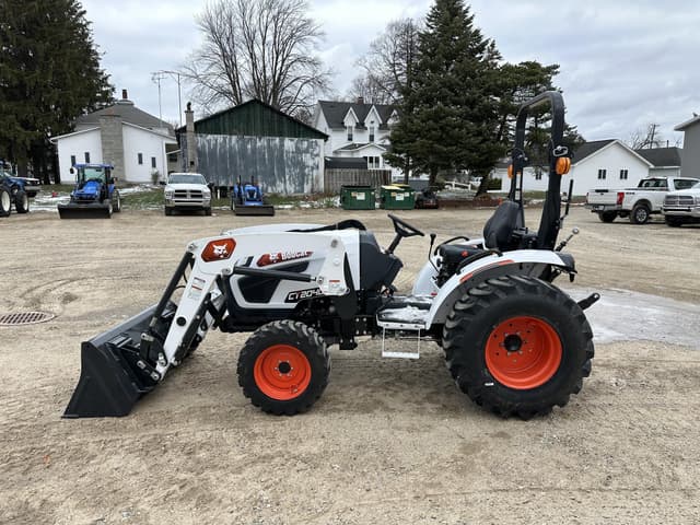 Image of Bobcat CT2040 equipment image 1