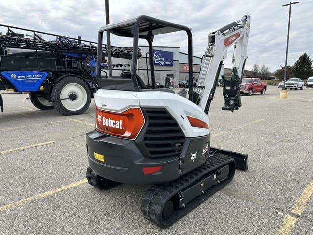 Image of Bobcat E32 equipment image 4