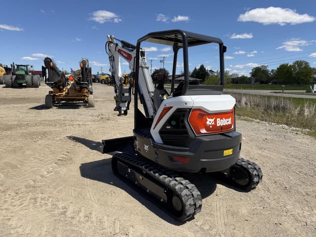 Image of Bobcat E35 equipment image 2