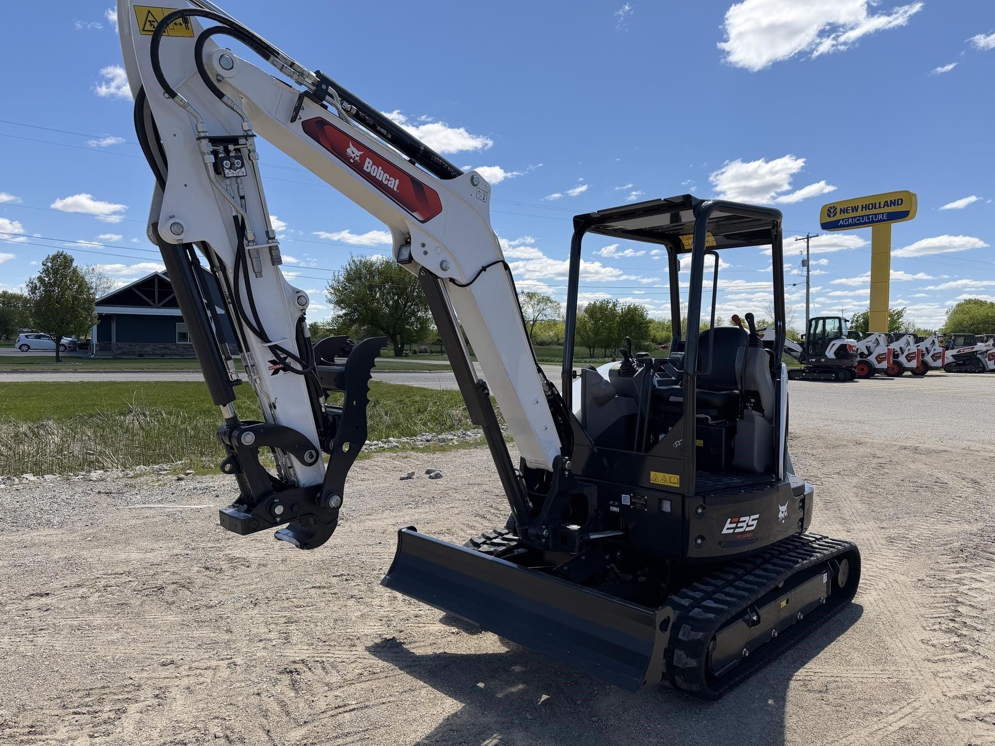 2026 Bobcat E35 Equipment Image0