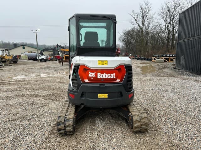 Image of Bobcat E35 equipment image 2