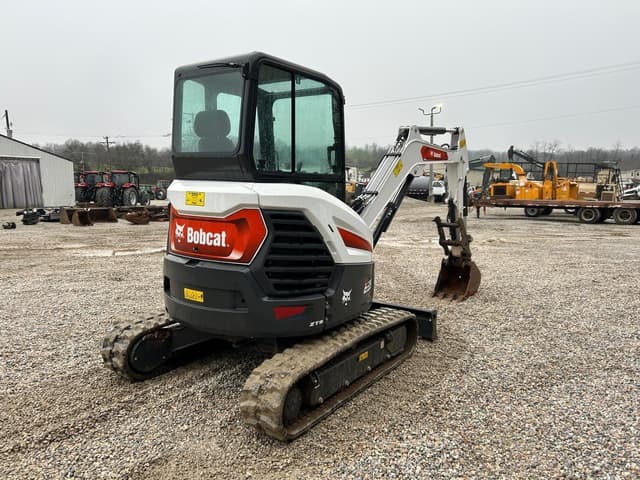 Image of Bobcat E35 equipment image 3