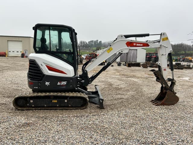 Image of Bobcat E35 equipment image 4