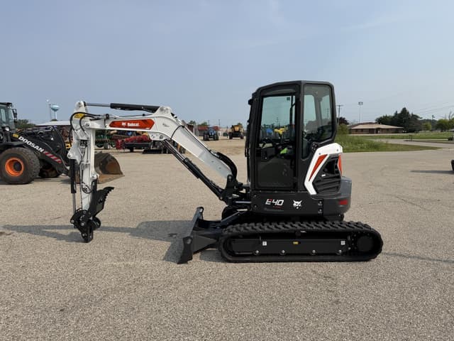 Image of Bobcat E40 equipment image 1