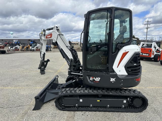 Image of Bobcat E48 equipment image 1