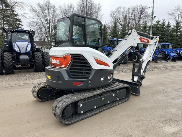 Image of Bobcat E55R2 equipment image 4