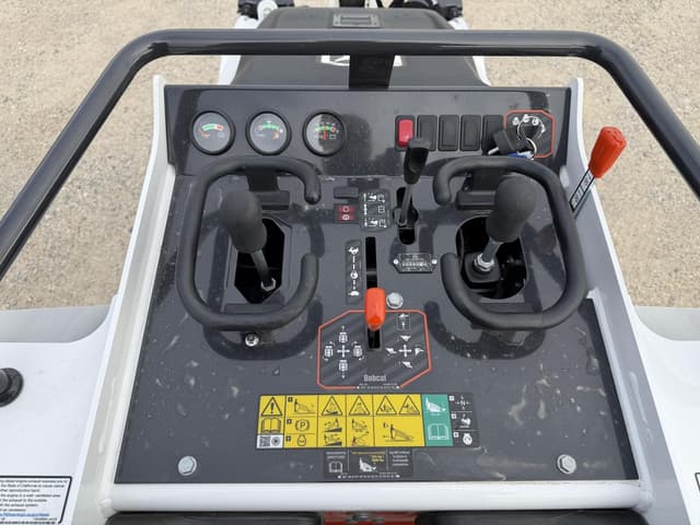 Image of Bobcat MT100 equipment image 4