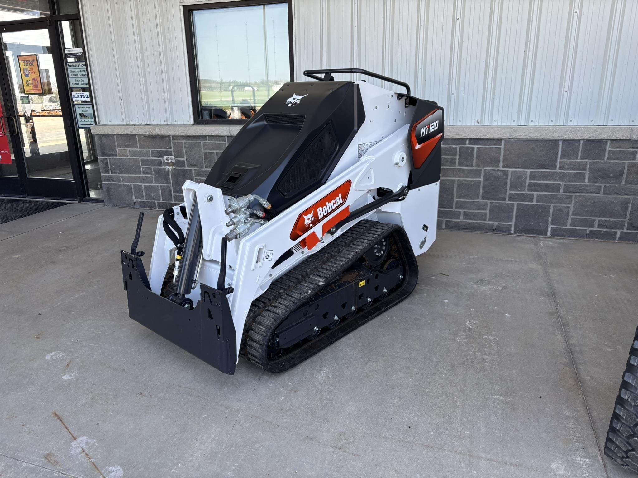 Main image Bobcat MT120