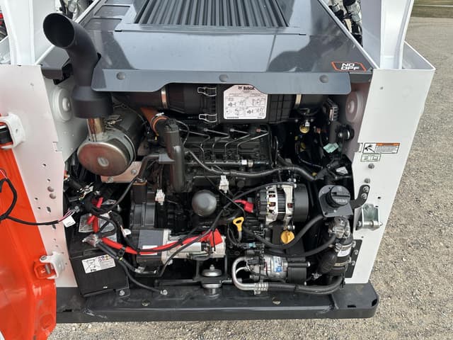 Image of Bobcat S650 equipment image 4
