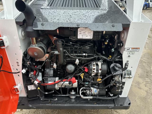 Image of Bobcat S650 equipment image 4