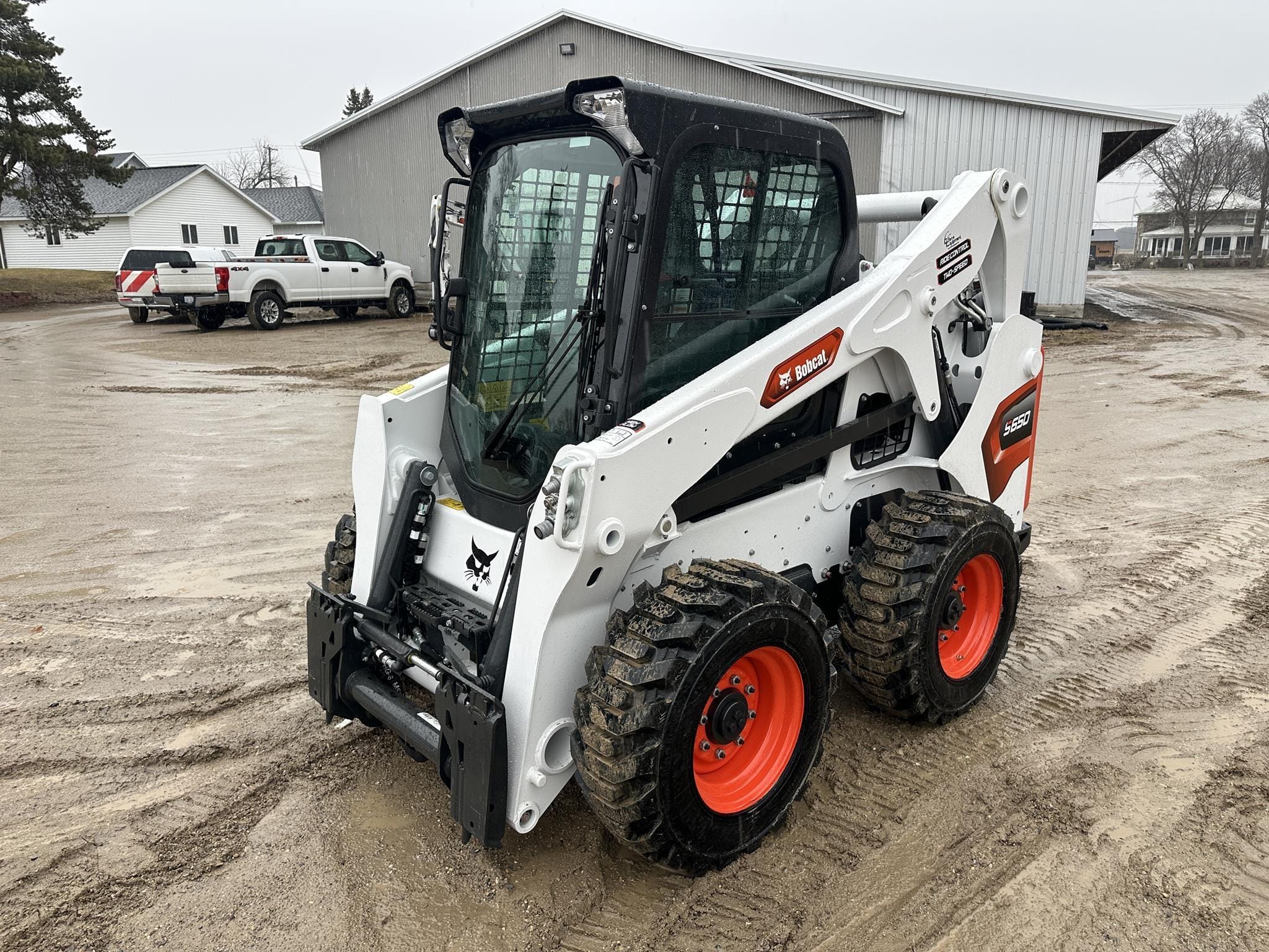 Main image Bobcat S650