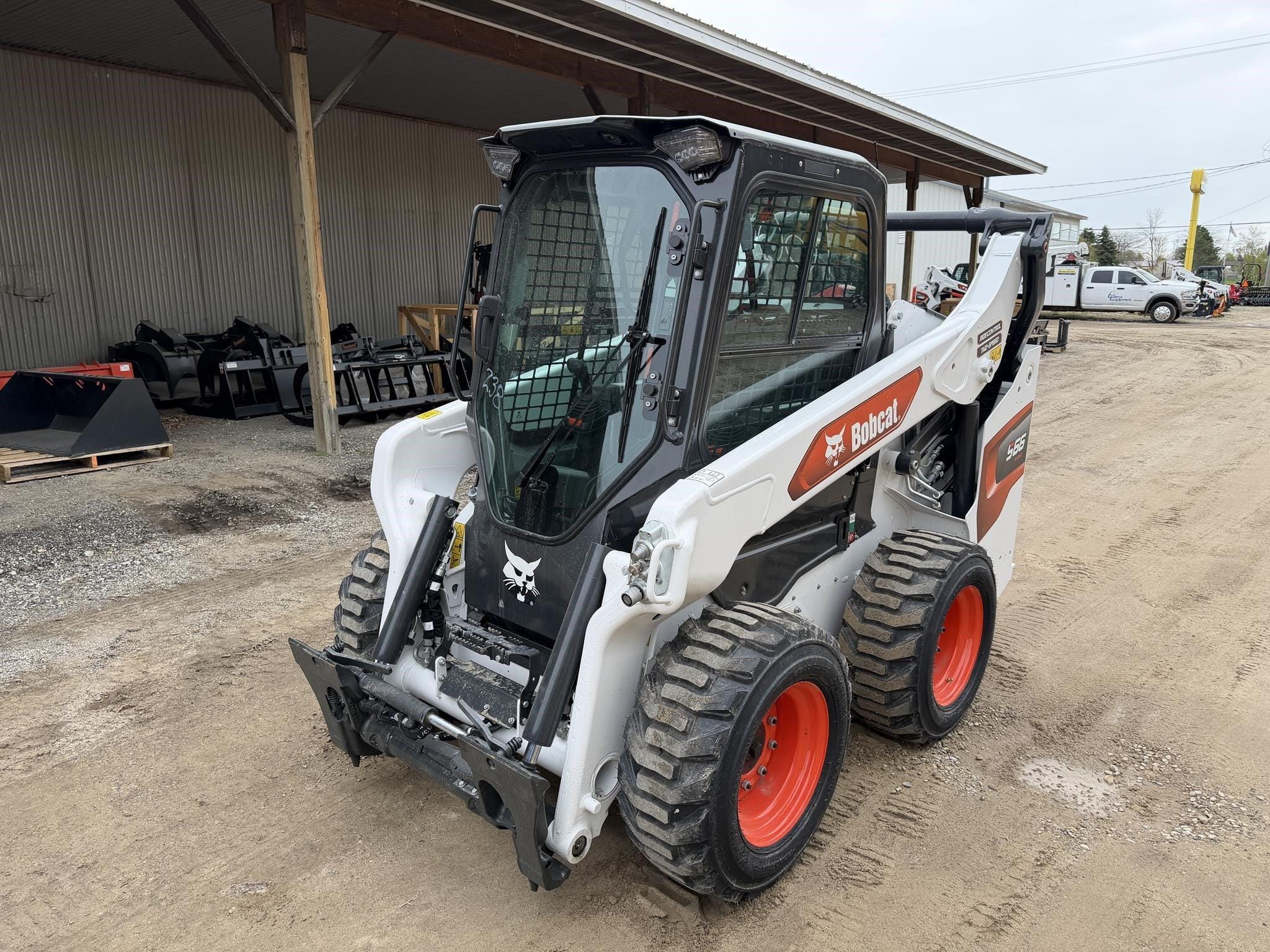 Main image Bobcat S66