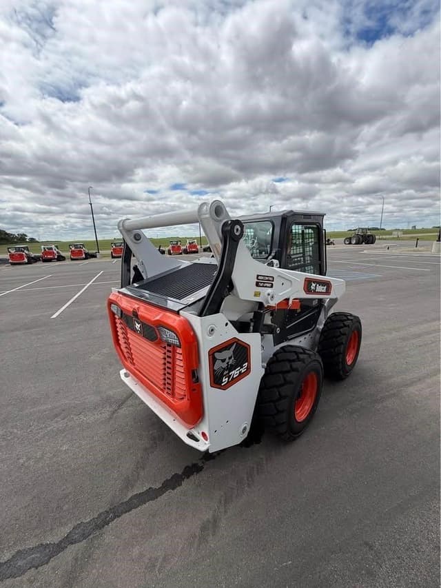 Image of Bobcat S76 equipment image 4