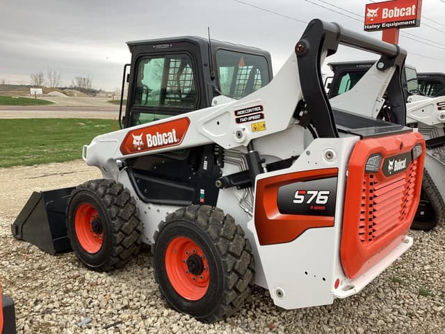 Image of Bobcat S76 equipment image 2