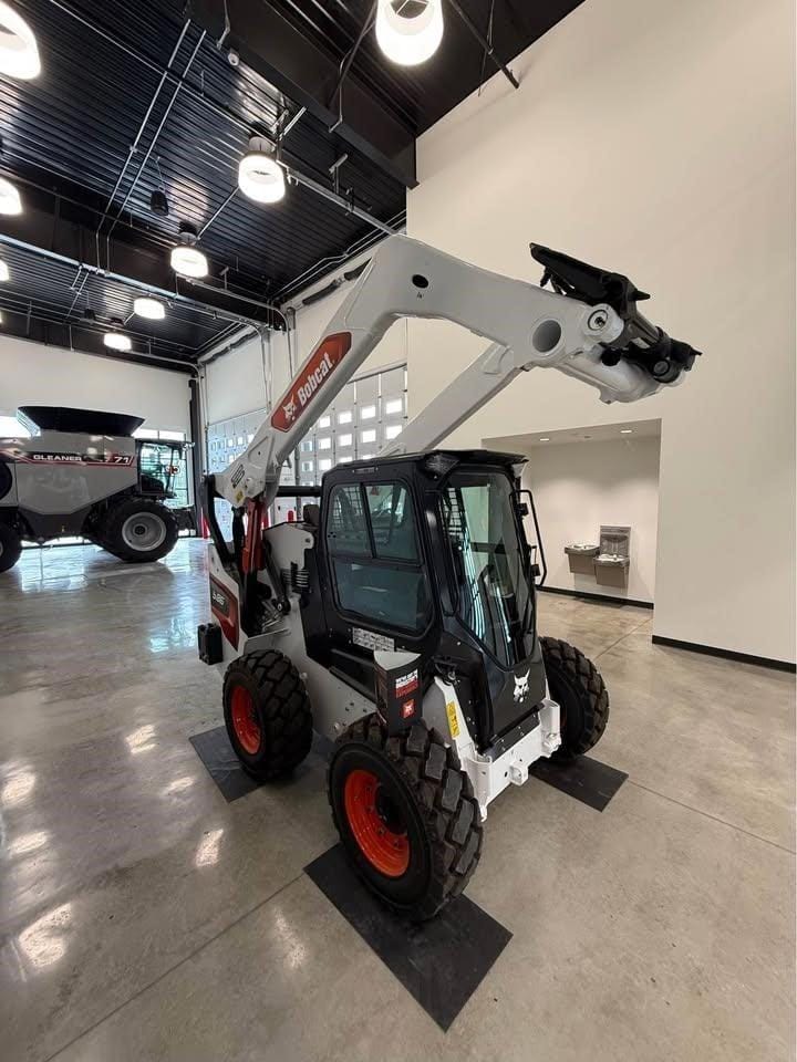 2026 Bobcat S86 Equipment Image0