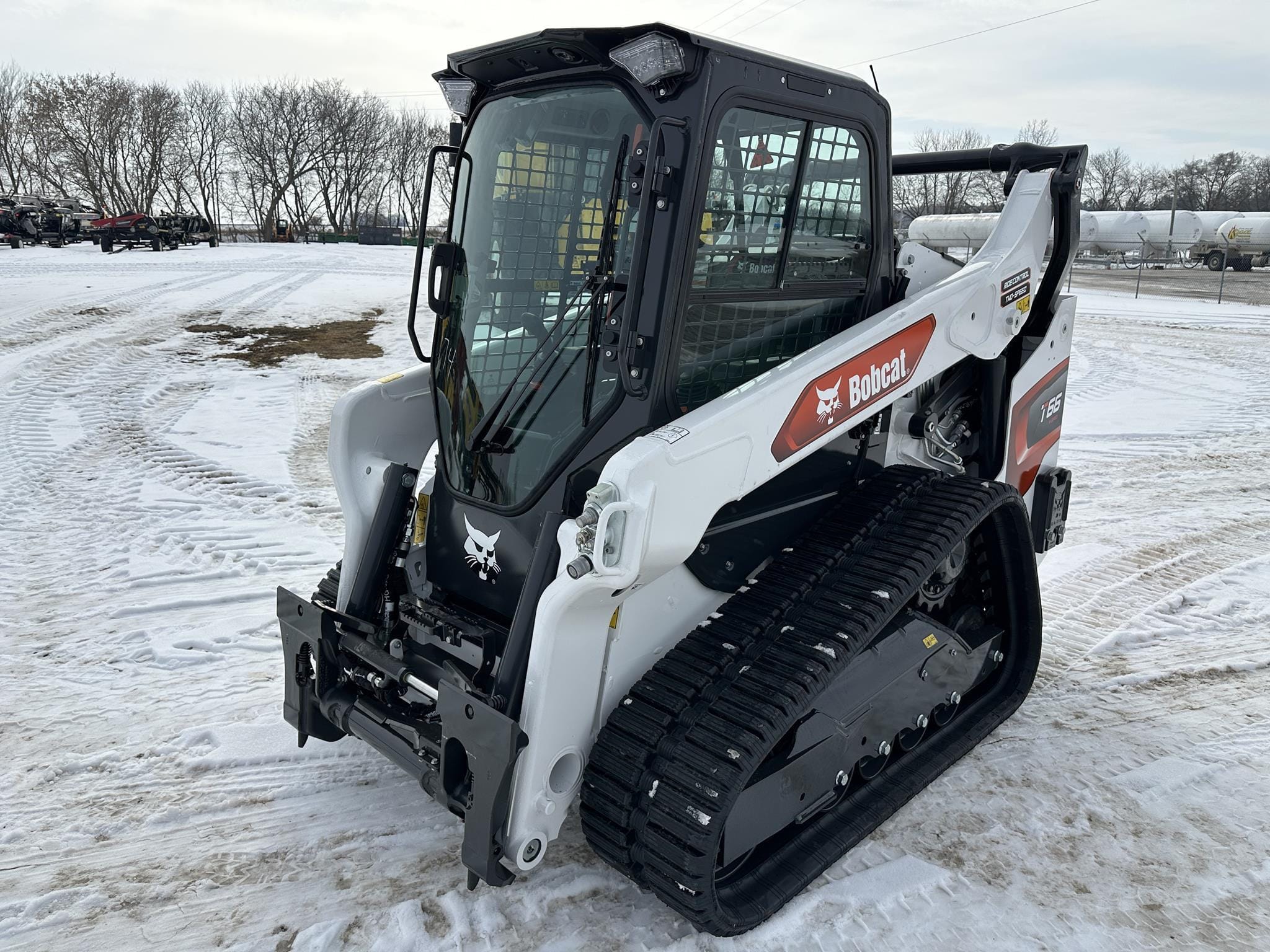 Main image Bobcat T66