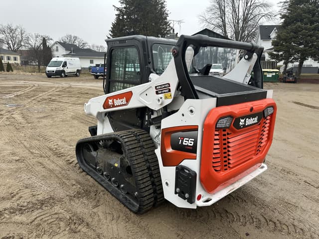 Image of Bobcat T66 equipment image 2