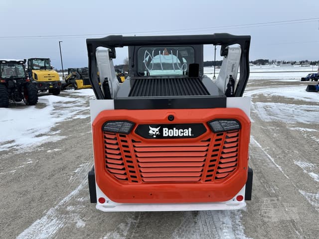 Image of Bobcat T66 equipment image 3
