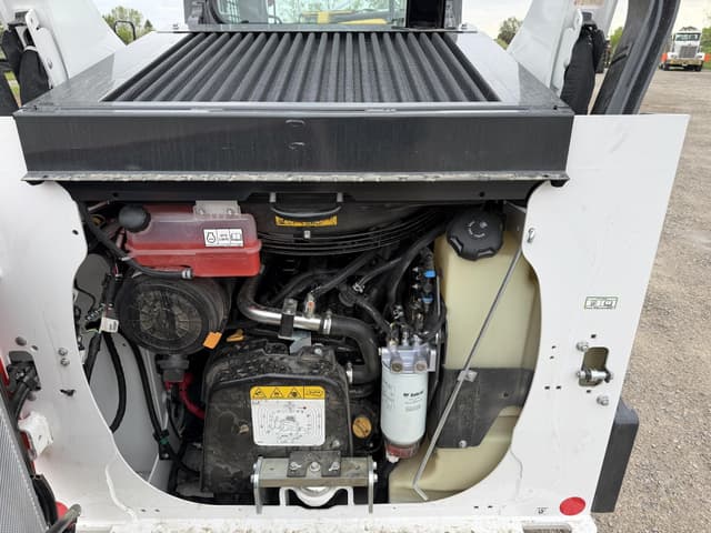 Image of Bobcat T66 equipment image 4