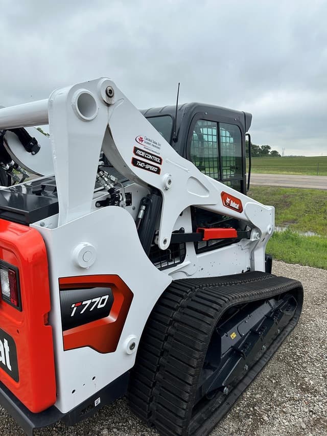Image of Bobcat T770 equipment image 3