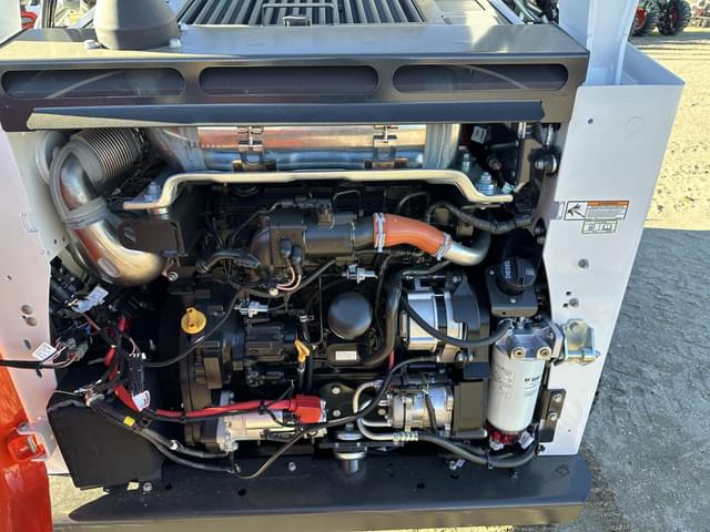Image of Bobcat T770 equipment image 4