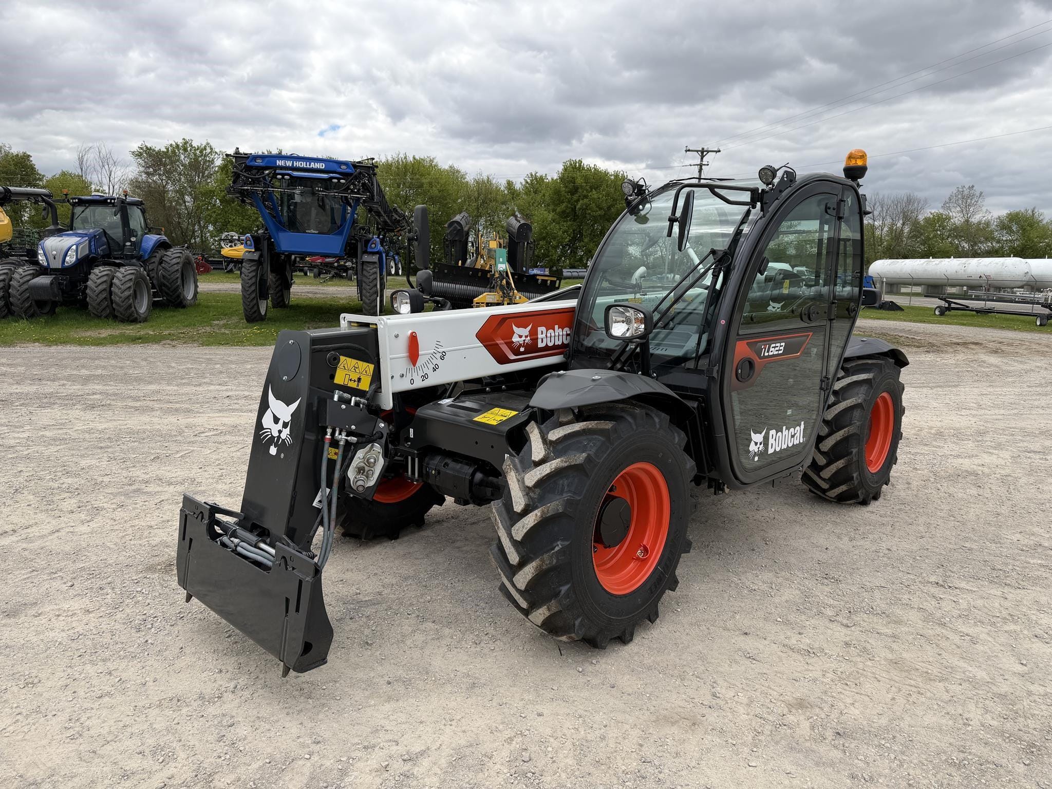 2026 Bobcat TL623 Equipment Image0