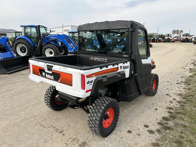 Image of Bobcat UV34 equipment image 4