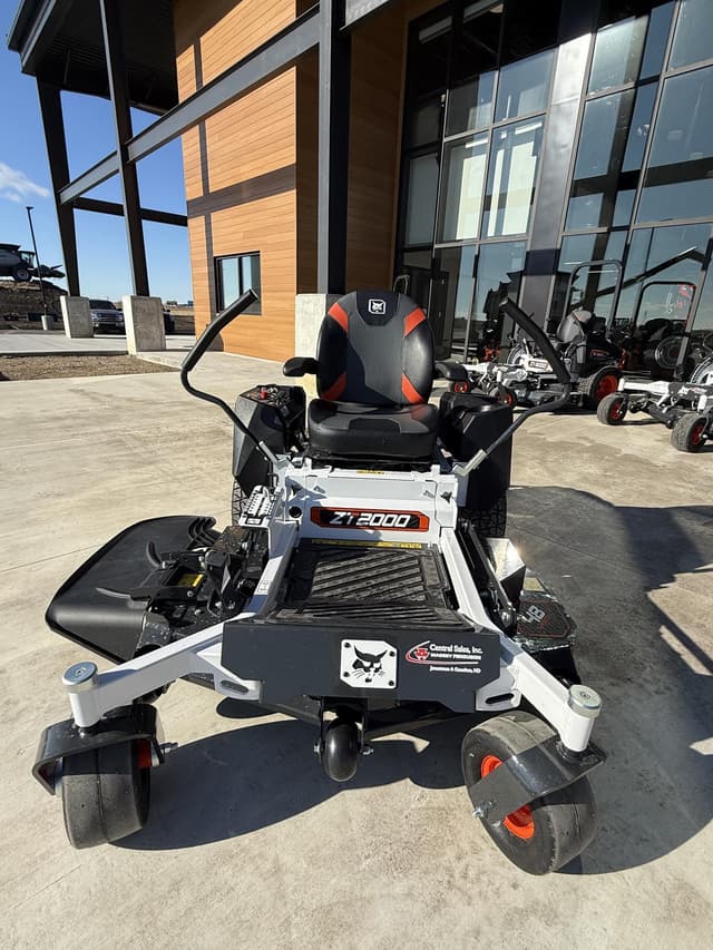 Image of Bobcat ZT2000 equipment image 2