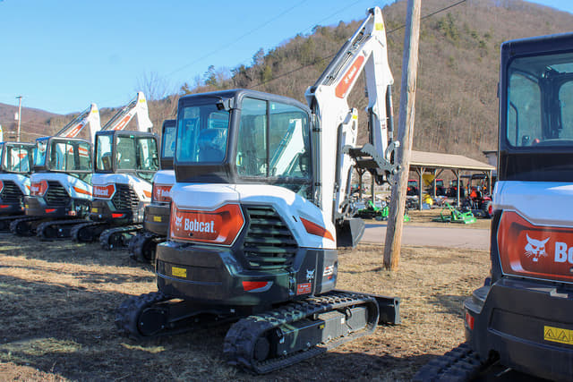 Image of Bobcat E35 equipment image 4