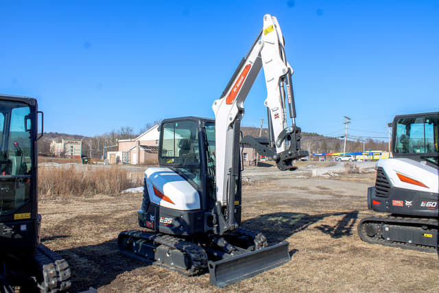 Image of Bobcat E35 equipment image 2