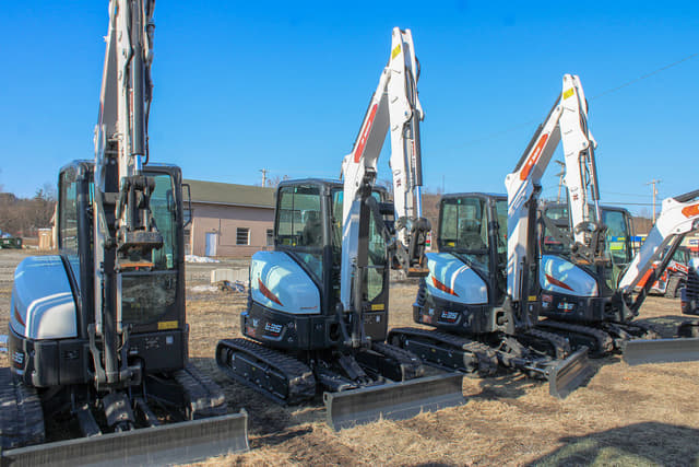 Image of Bobcat E35 equipment image 2