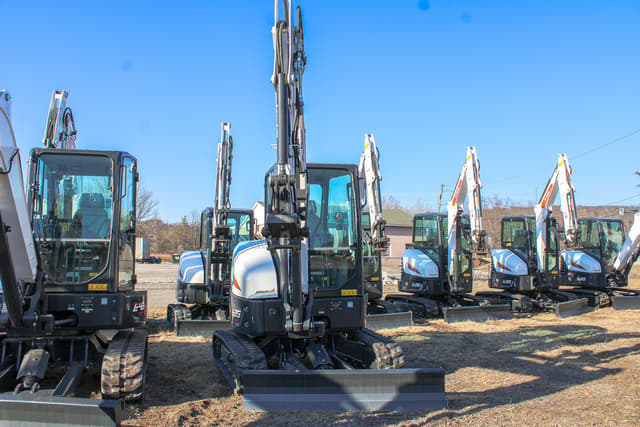 Image of Bobcat E35 equipment image 1