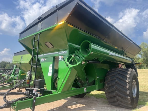 2026 Brent V1300 Equipment Image0