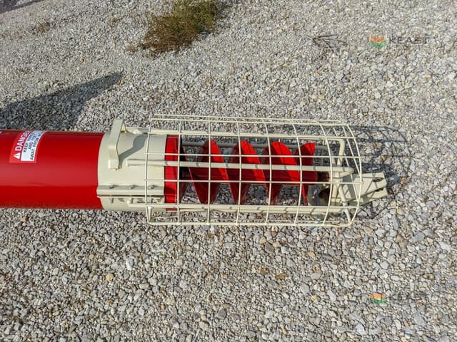 Image of Buhler Farm King 1031 equipment image 1