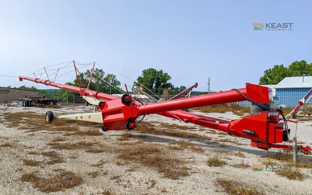 Image of Buhler Farm King 1395 equipment image 1