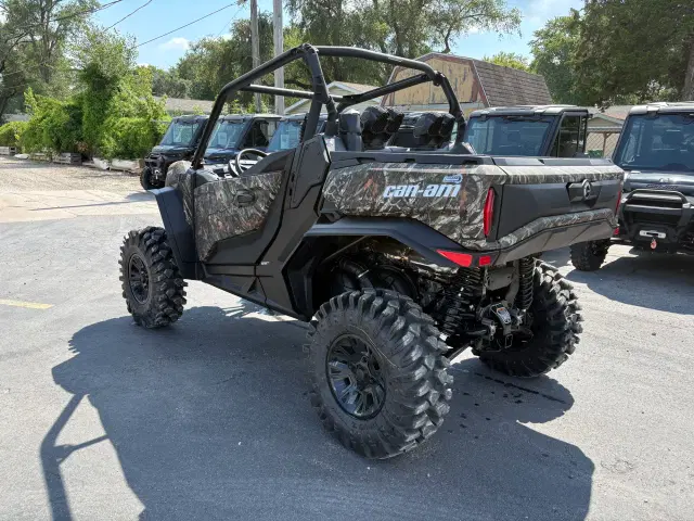 Image of Can-Am Commander X MR 1000R equipment image 2
