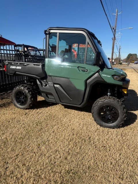 Image of Can-Am Defender HD9 equipment image 1