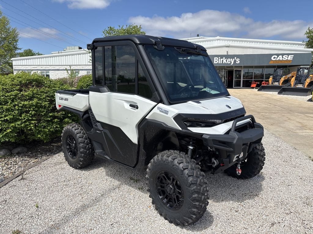 2026 Can-Am Defender Limited HD11 Equipment Image0