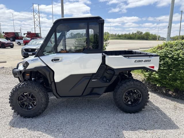 Image of Can-Am Defender Limited HD11 equipment image 2