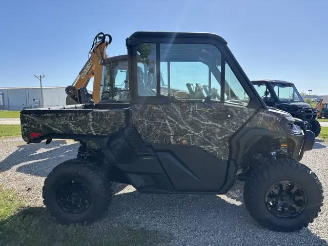 Image of Can-Am Defender XT HD11 equipment image 3