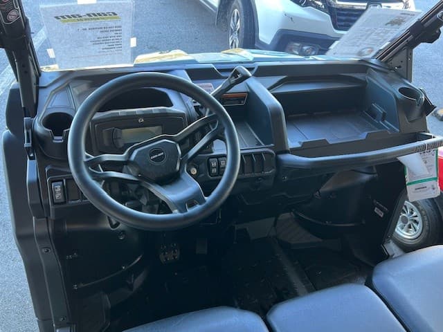 Image of Can-Am Defender HD7 equipment image 2