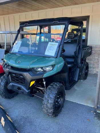 2026 Can-Am Defender HD7 Equipment Image0