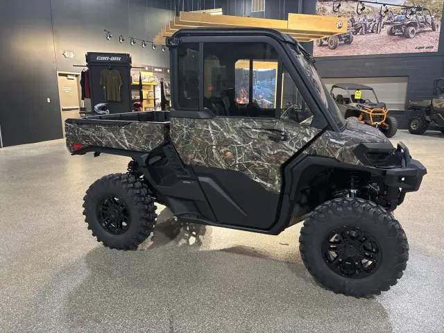 Image of Can-Am Defender Limited HD11 equipment image 1
