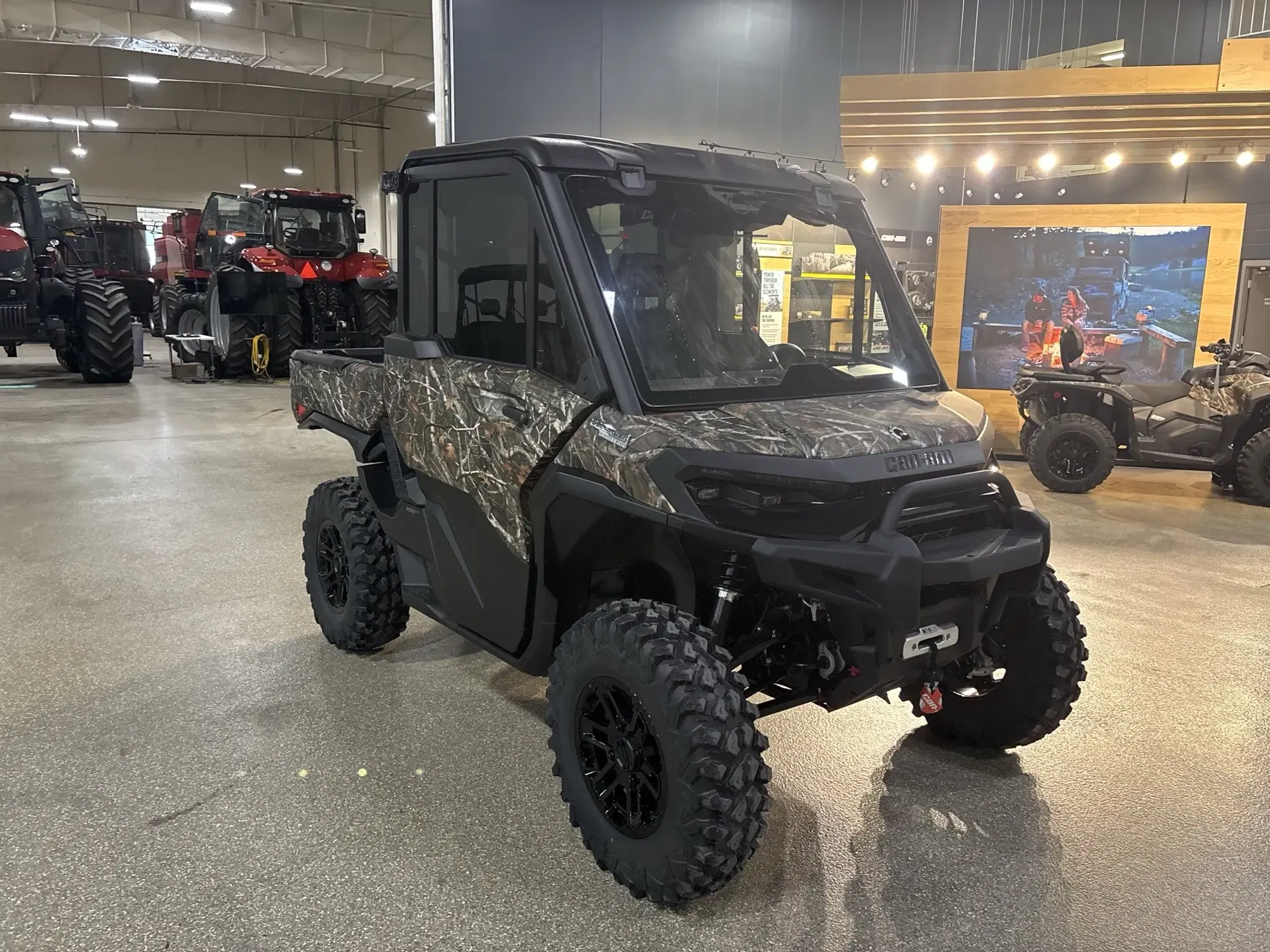 2026 Can-Am Defender Limited HD11 Equipment Image0