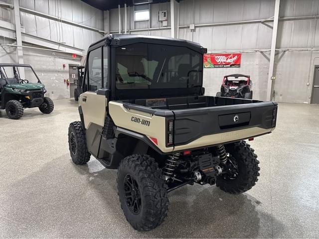 Image of Can-Am Defender Limited HD11 equipment image 2