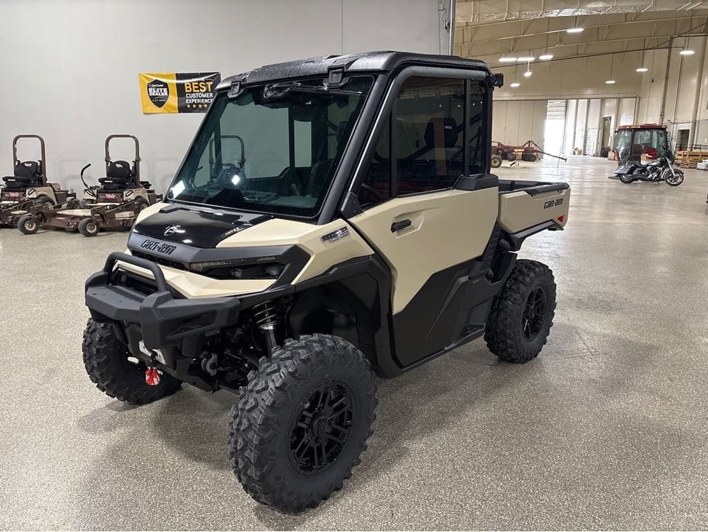 2026 Can-Am Defender Limited HD11 Equipment Image0